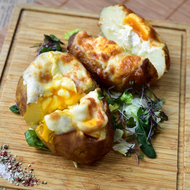 Jacket potato shiny / tuna...