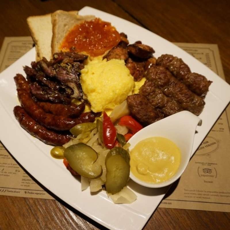 Platou romanesc (1200 g ~...