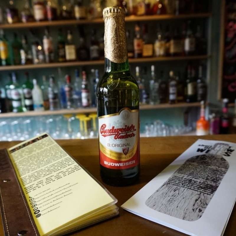 Budweiser (330 ml)