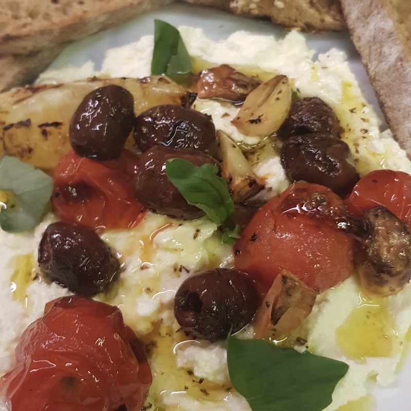 Crema de feta cu masline...